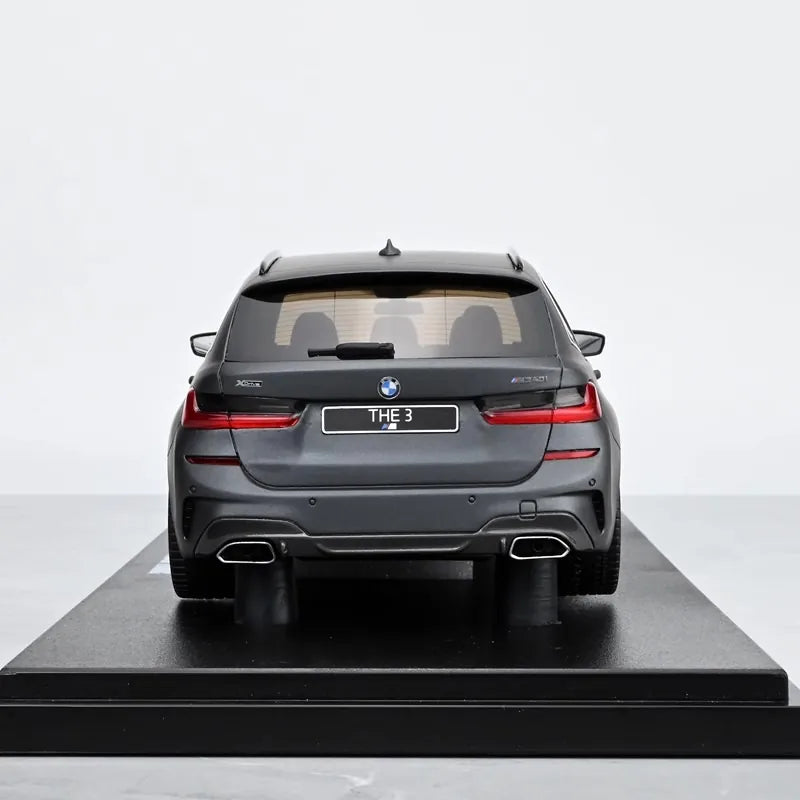 [GT Spirit] 1:18 BMW 2023 G21 M340i Touring Gray Model Car Resin
