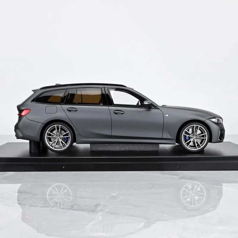 [GT Spirit] 1:18 BMW 2023 G21 M340i Touring Gray Model Car Resin