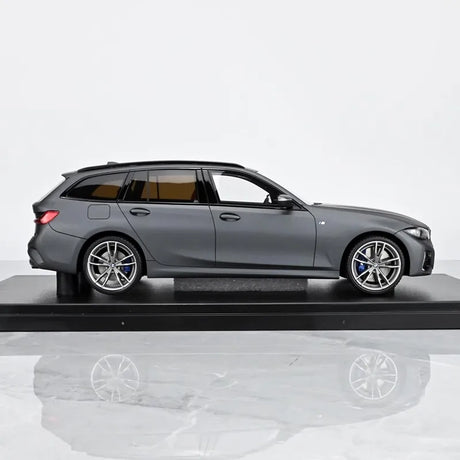 [GT Spirit] 1:18 BMW 2023 G21 M340i Touring Gray Model Car Resin