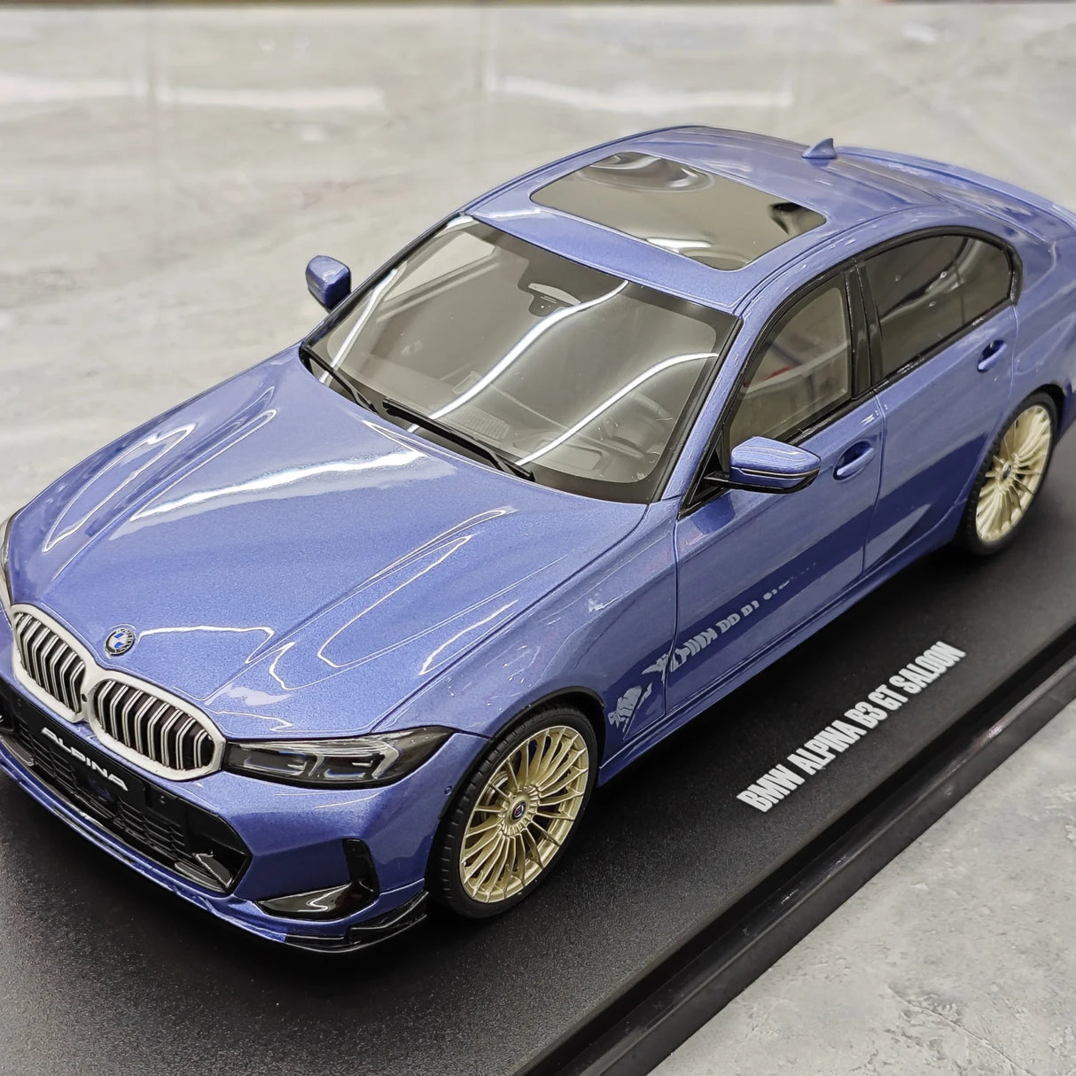 GT سبيريت BMW 2024 ALPINA B3 GT سالون بلو 1:18 – نموذج راتنج قابل للجمع (GT Spirit)