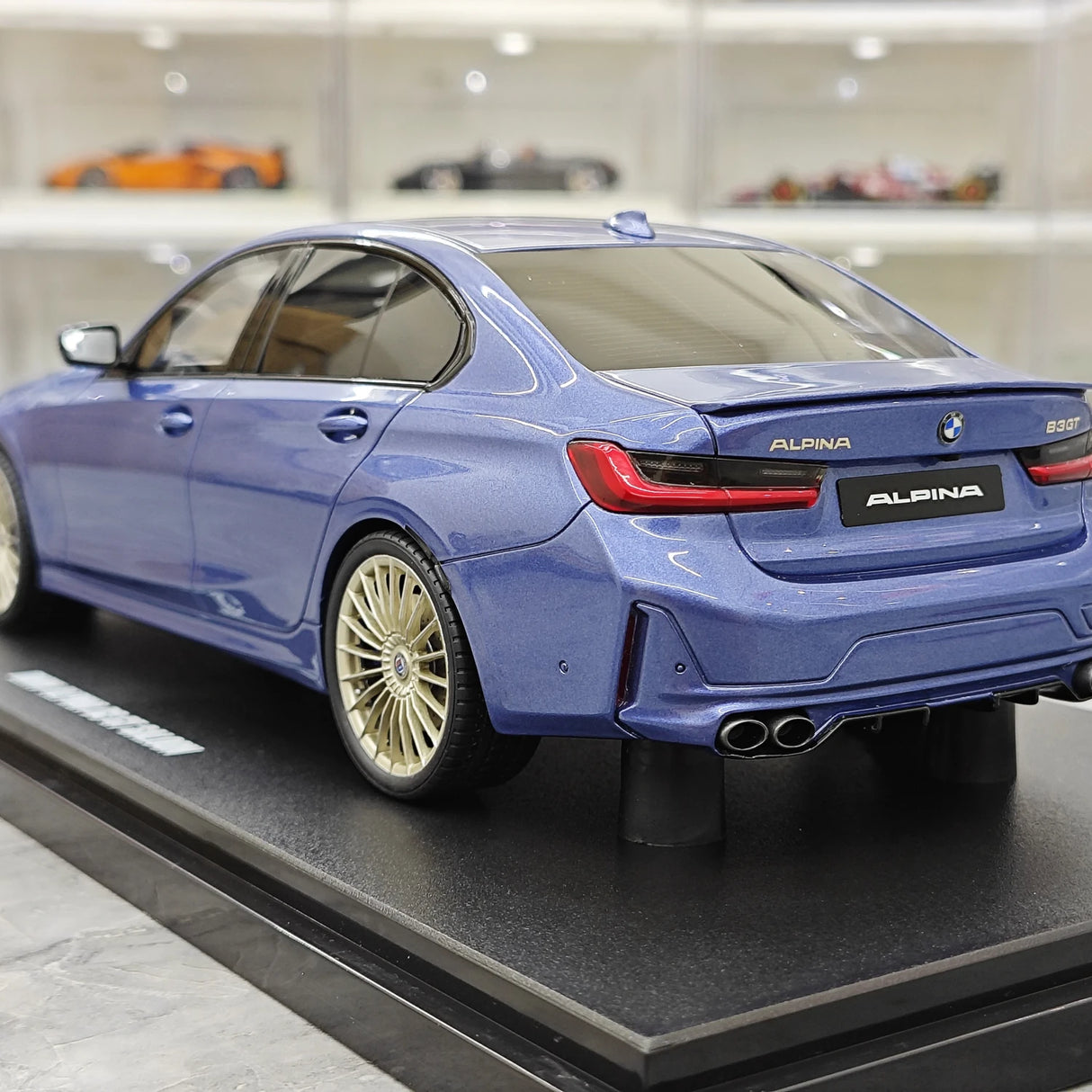 GT سبيريت BMW 2024 ALPINA B3 GT سالون بلو 1:18 – نموذج راتنج قابل للجمع (GT Spirit)