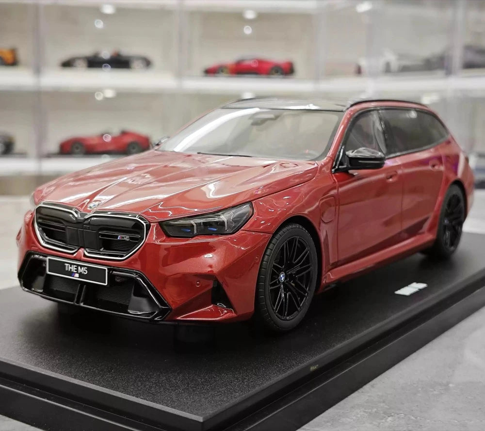 [GT Spirit] 1:18 BMW 2025 M5 Touring Isle Red Model Car Resin