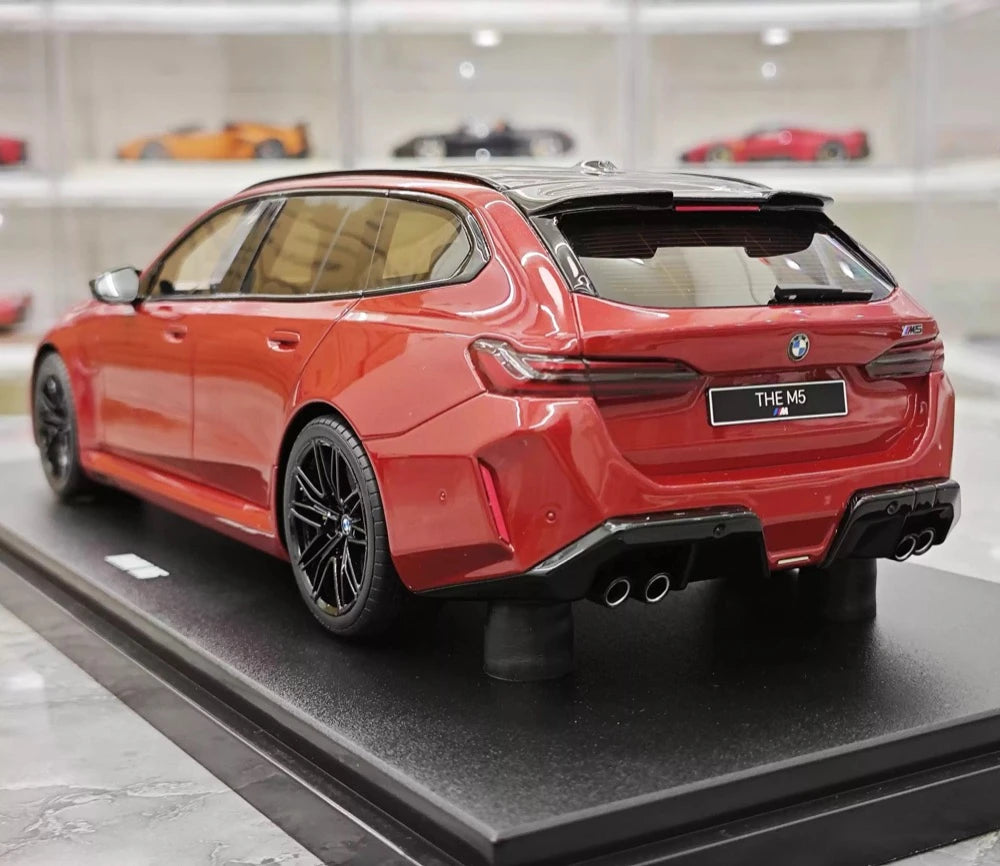 [GT Spirit] 1:18 BMW 2025 M5 Touring Isle Red Model Car Resin