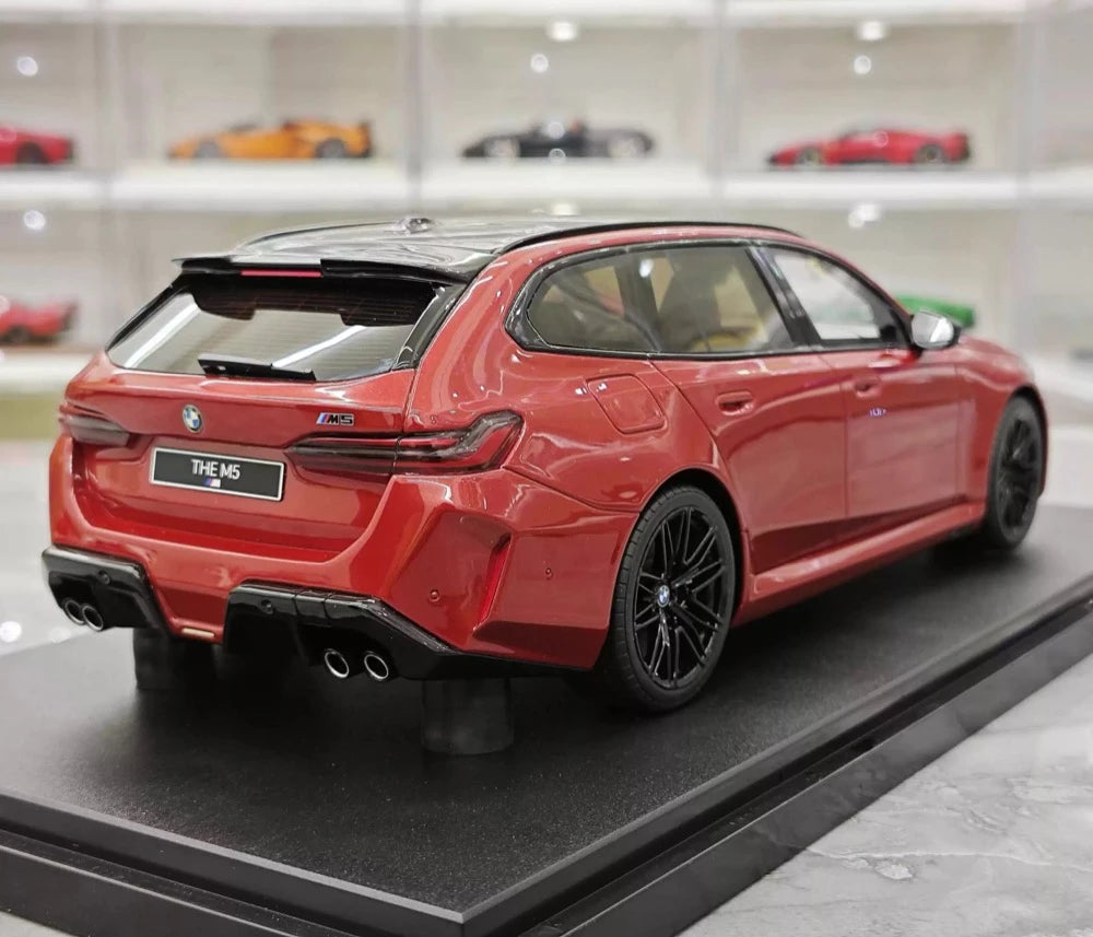 [GT Spirit] 1:18 BMW 2025 M5 Touring Isle Red Model Car Resin