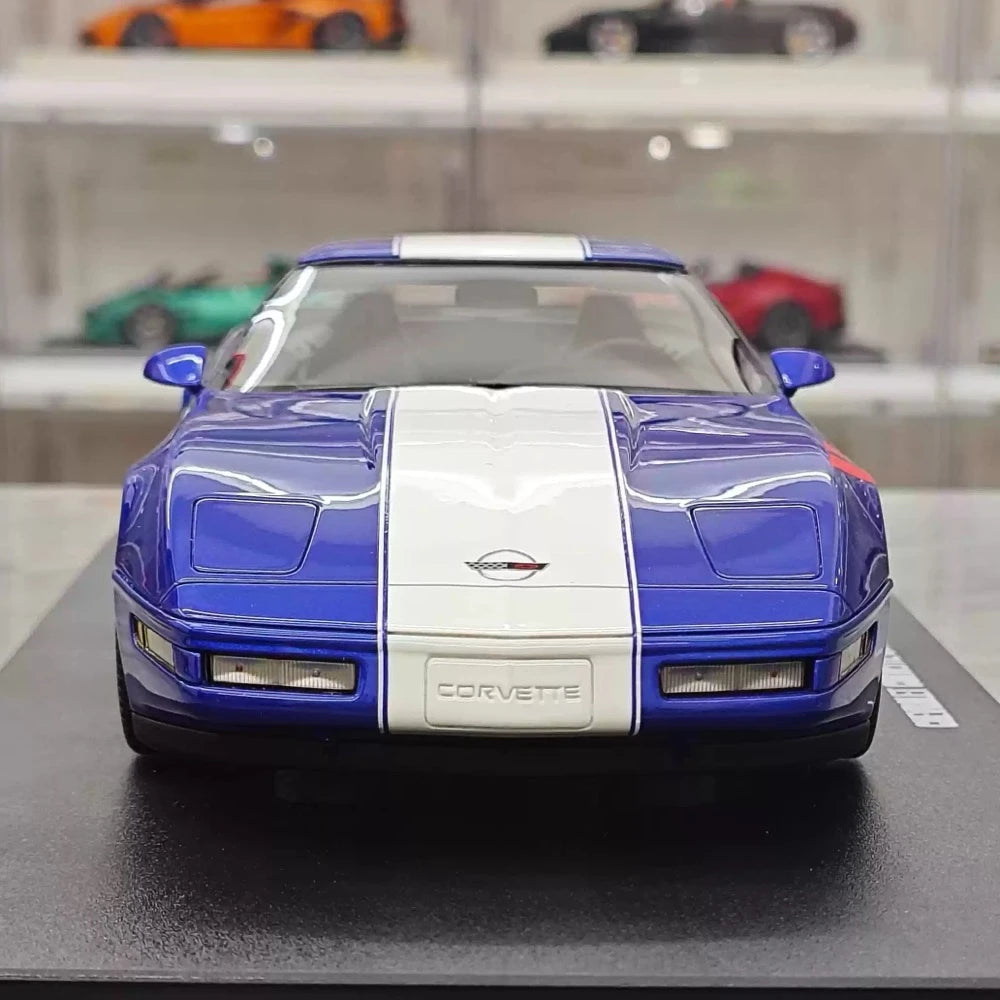 [GT Spirit] 1:18 Chevrolet 1984 Corvette C4 Blue Model Car Resin
