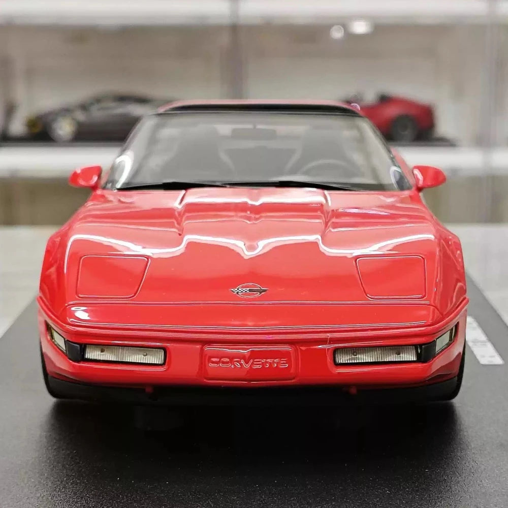 [GT Spirit] 1:18 Chevrolet 1995 Corvette C4 Red Model Car Resin