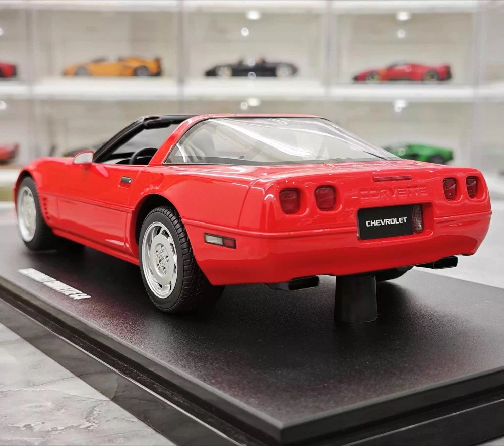 [GT Spirit] 1:18 Chevrolet 1995 Corvette C4 Red Model Car Resin