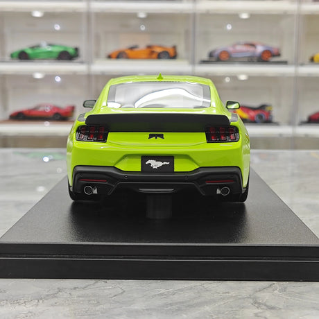 GT Spirit Ford 2025 Mustang RTR Spec 3 Green 1:18 – Samlarobjekt resinmodellresin resin