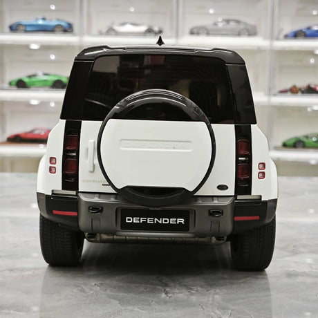 GT Spirit Land Rover 2016 Defender 110 White 1:18 – Modello in resina collezionabile