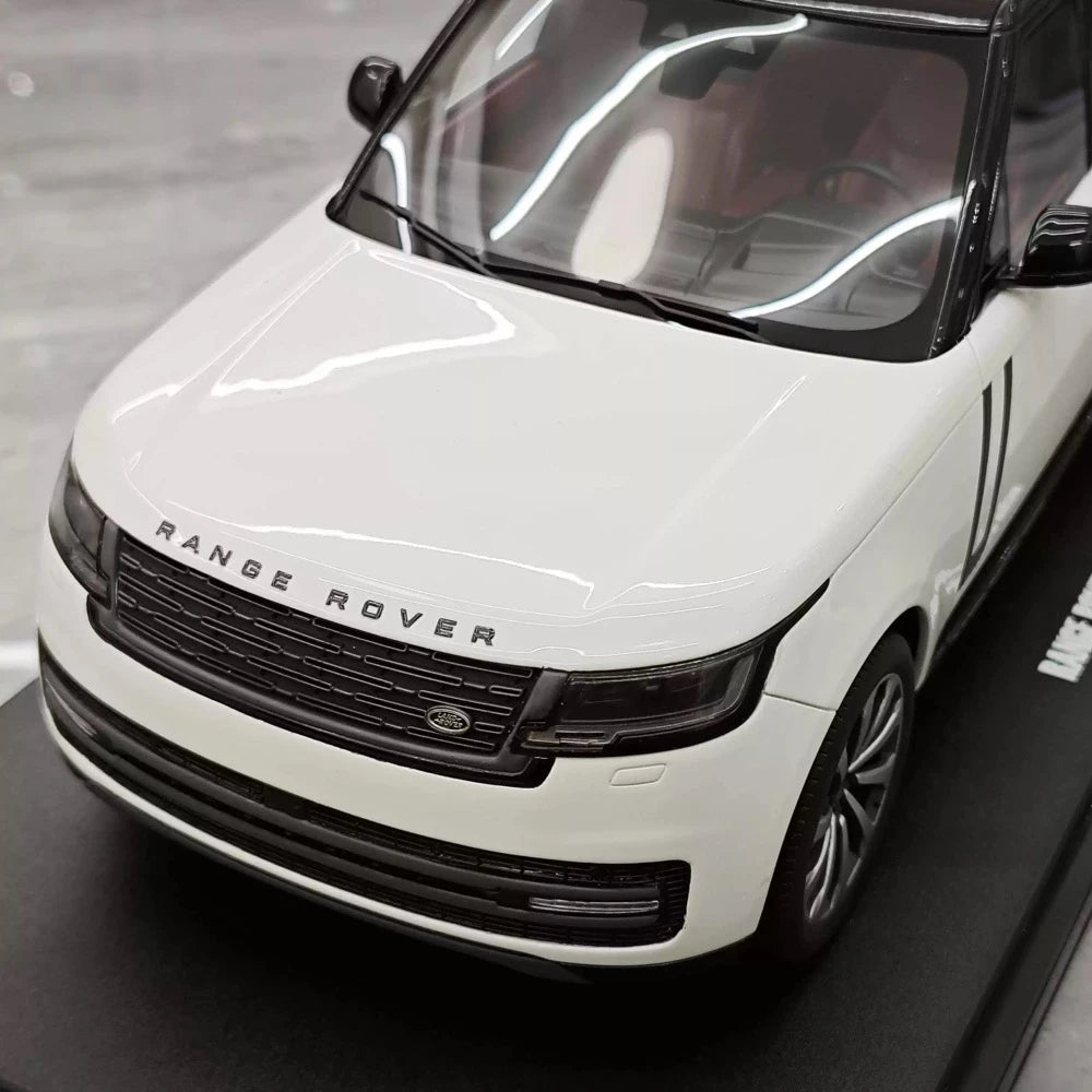 [GT Spirit] 1:18 Land Rover 2022 Range Rover LWB White Model Car Resin