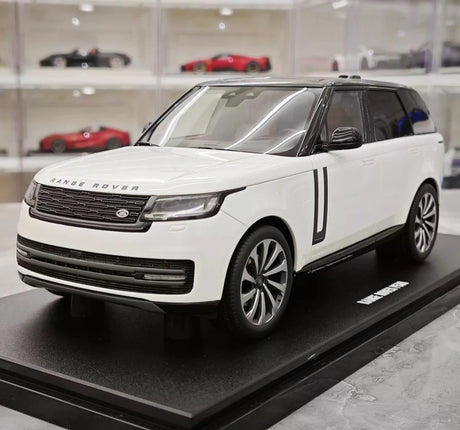[GT Spirit] 1:18 Land Rover 2022 Range Rover LWB White Model Car Resin
