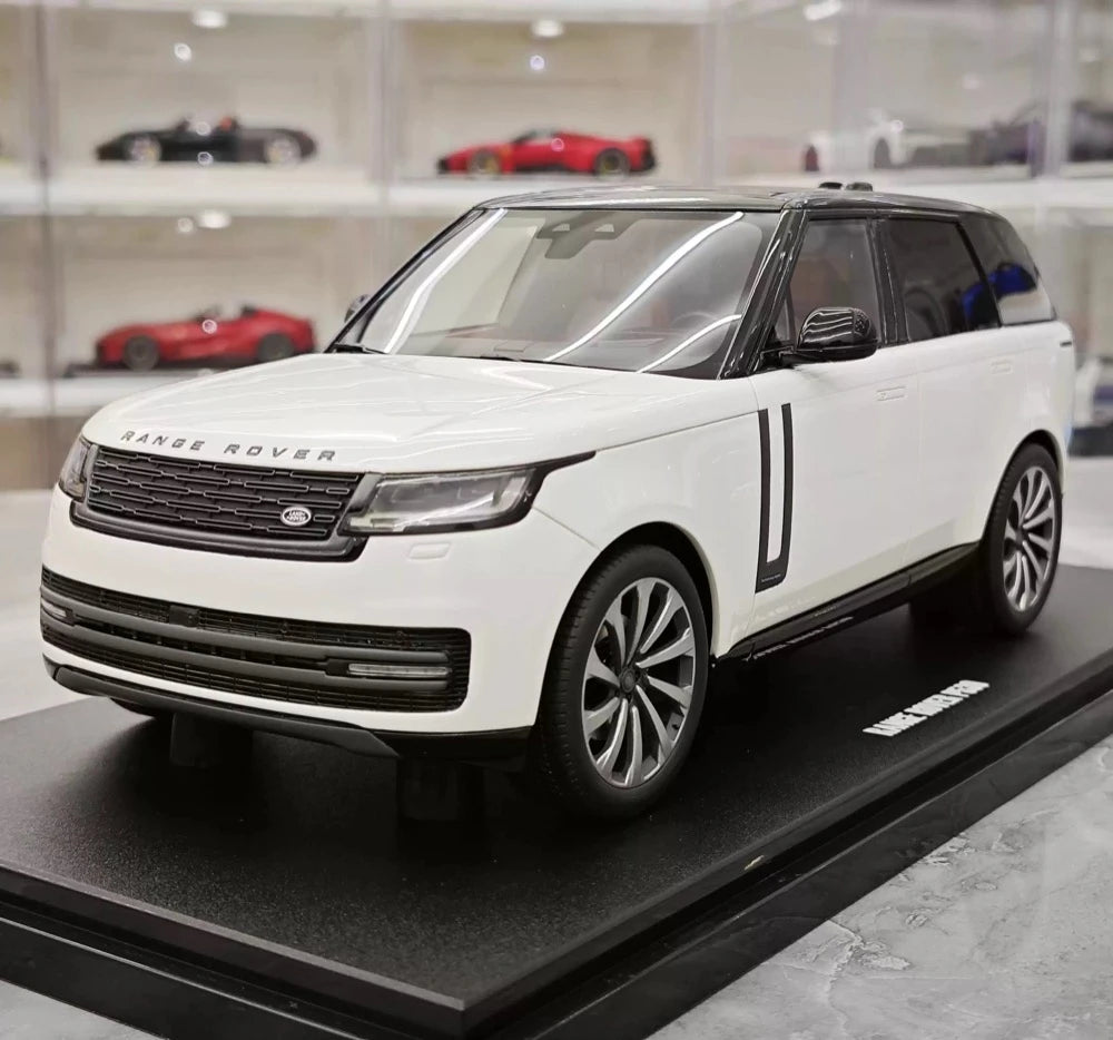 [GT Spirit] 1:18 Land Rover 2022 Range Rover LWB White Model Car Resin