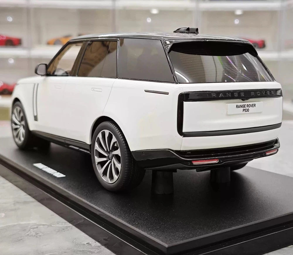 [GT Spirit] 1:18 Land Rover 2022 Range Rover LWB White Model Car Resin