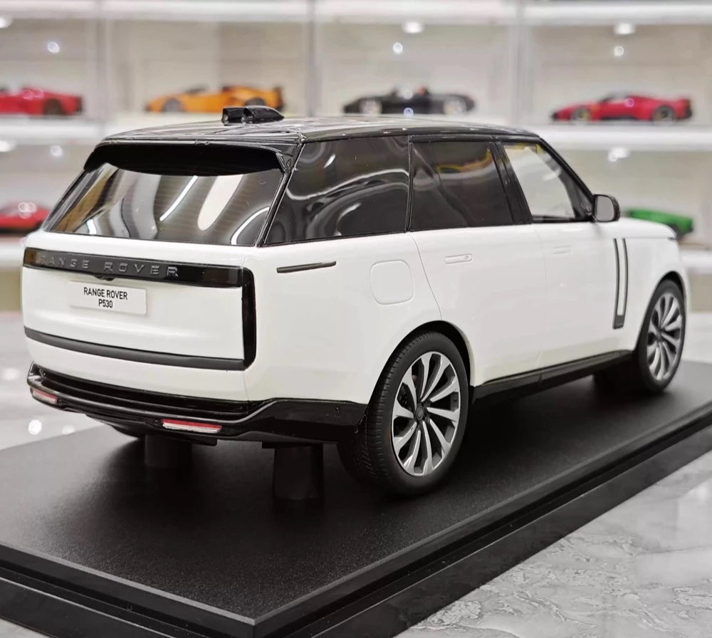 [GT Spirit] 1:18 Land Rover 2022 Range Rover LWB White Model Car Resin