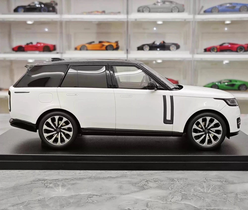 [GT Spirit] 1:18 Land Rover 2022 Range Rover LWB White Model Car Resin