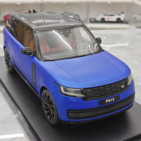 GT Spirit Land Rover 2024 Range Rover P615 SV Blu e Nero 1:18 – Modello in resina collezionabile