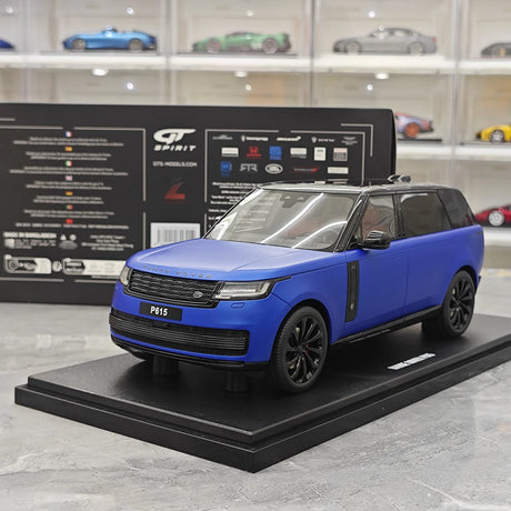 GT Spirit Land Rover 2024 Range Rover P615 SV Blu e Nero 1:18 – Modello in resina collezionabile