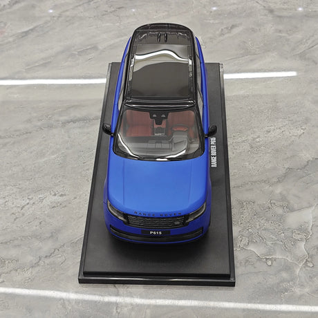 GT Spirit Land Rover 2024 Range Rover P615 SV Blu e Nero 1:18 – Modello in resina collezionabile