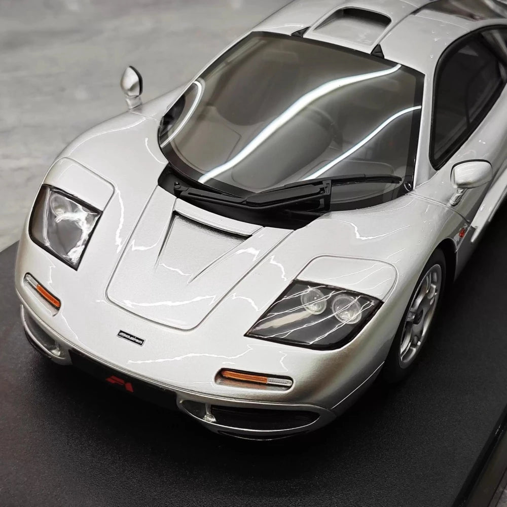[GT Spirit] 1:18 McLaren 1995 F1 XP5 Silver Model Car Resin