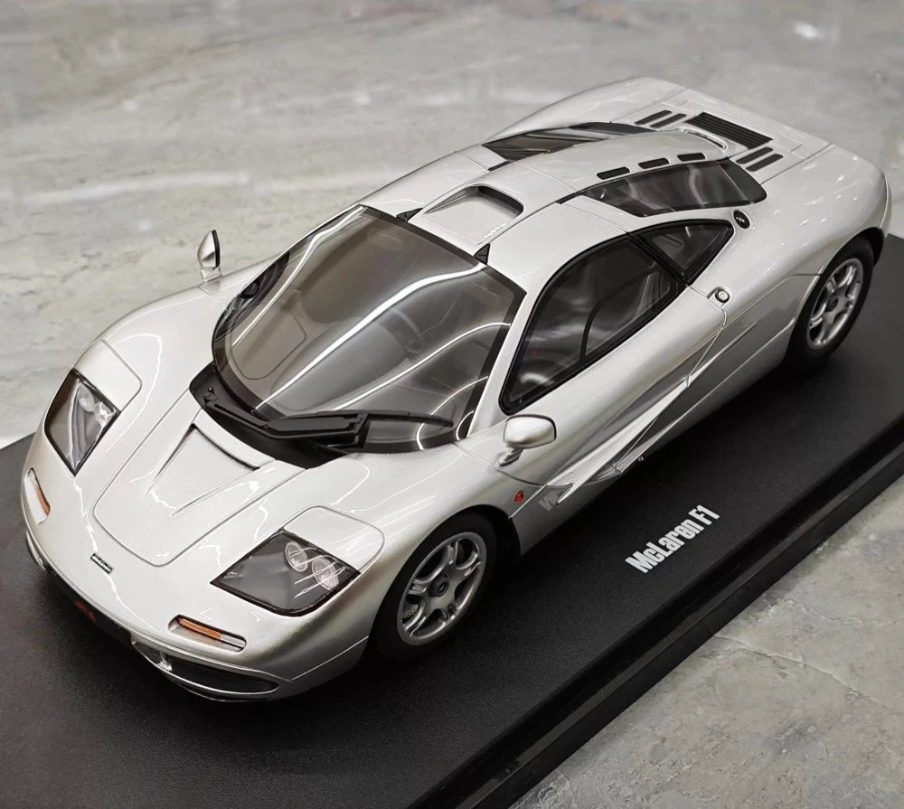 [GT Spirit] 1:18 McLaren 1995 F1 XP5 Silver Model Car Resin