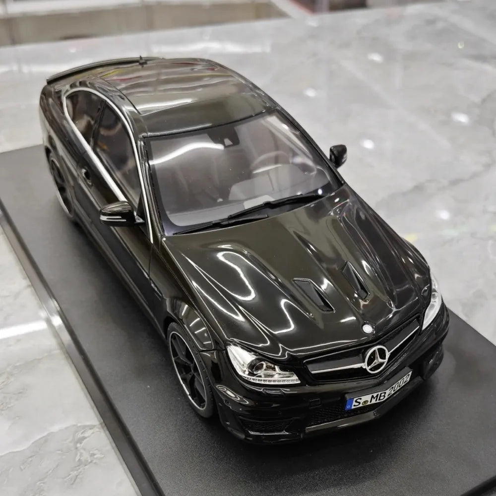 [GT Spirit] 1:18 Mercedes-Benz 2014 C63 507 AMG Black Model Car Resin
