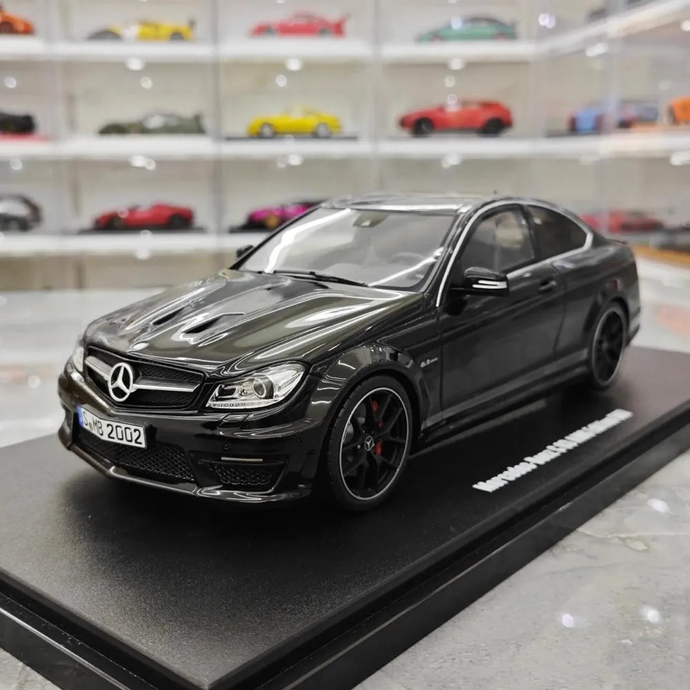 [GT Spirit] 1:18 Mercedes-Benz 2014 C63 507 AMG zwart modelauto Hars