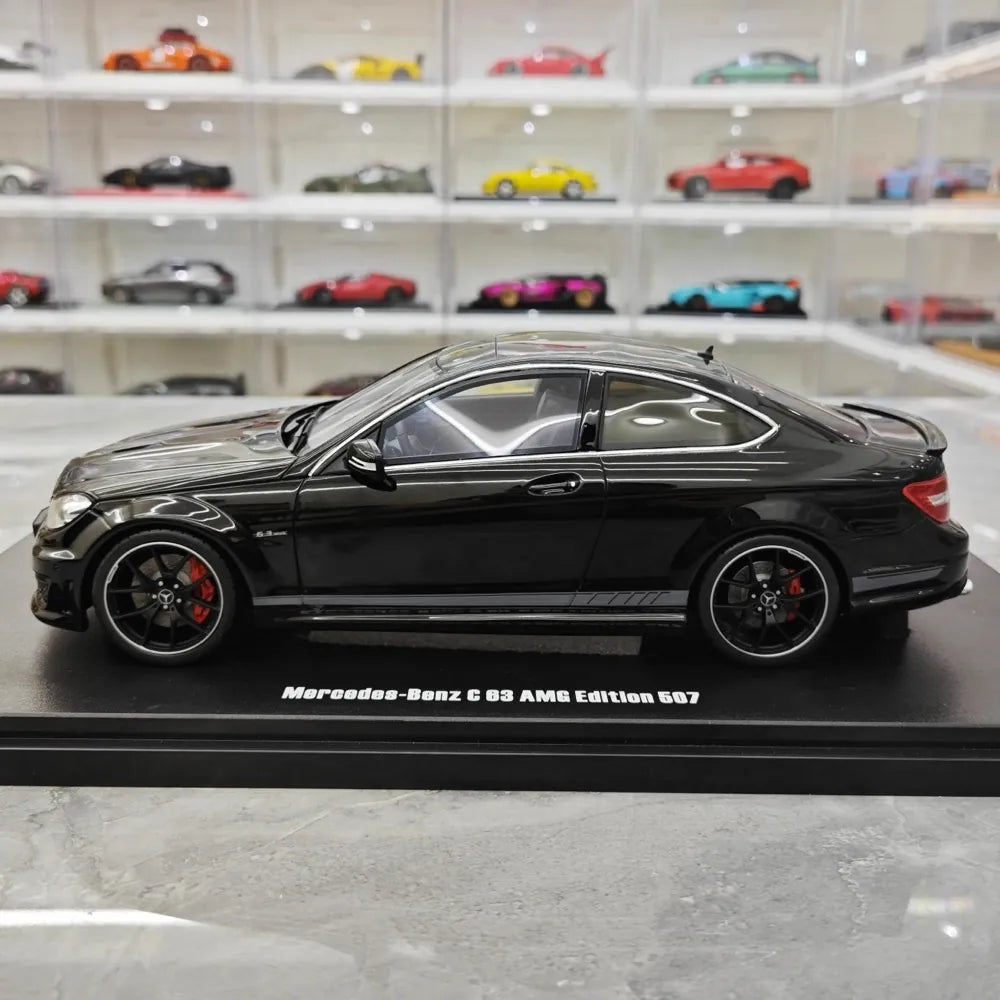 [GT Spirit] 1:18 Mercedes-Benz 2014 C63 507 AMG Black Model Car Resin
