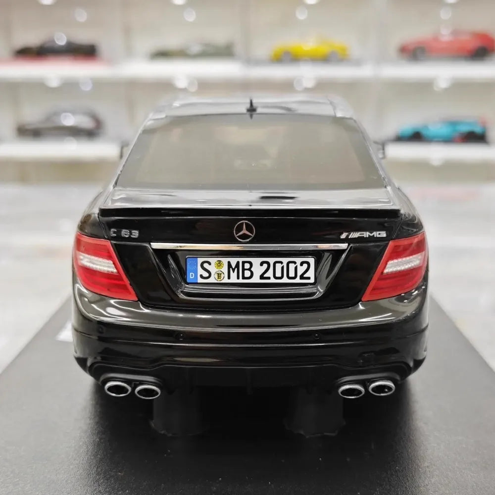 [GT Spirit] 1:18 Mercedes-Benz 2014 C63 507 AMG Black Model Car Resin