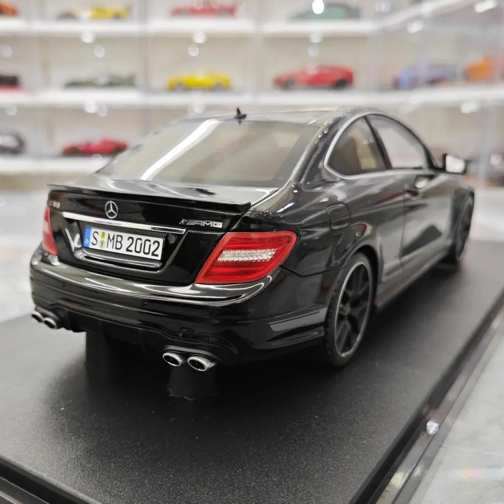 [GT Spirit] 1:18 Mercedes-Benz 2014 C63 507 AMG Black Model Car Resin