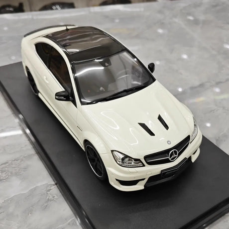 [GT Spirit] 1:18 Mercedes-Benz 2014 C63 507 AMG White Model Car Resin