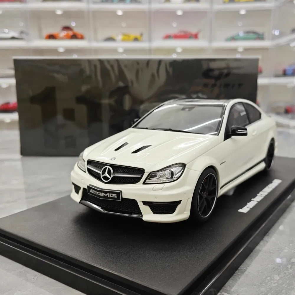 [GT Spirit] 1:18 Mercedes-Benz 2014 C63 507 AMG White Model Car Resin