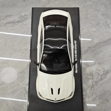[GT Spirit] 1:18 Mercedes-Benz 2014 C63 507 AMG White Model Car Resin