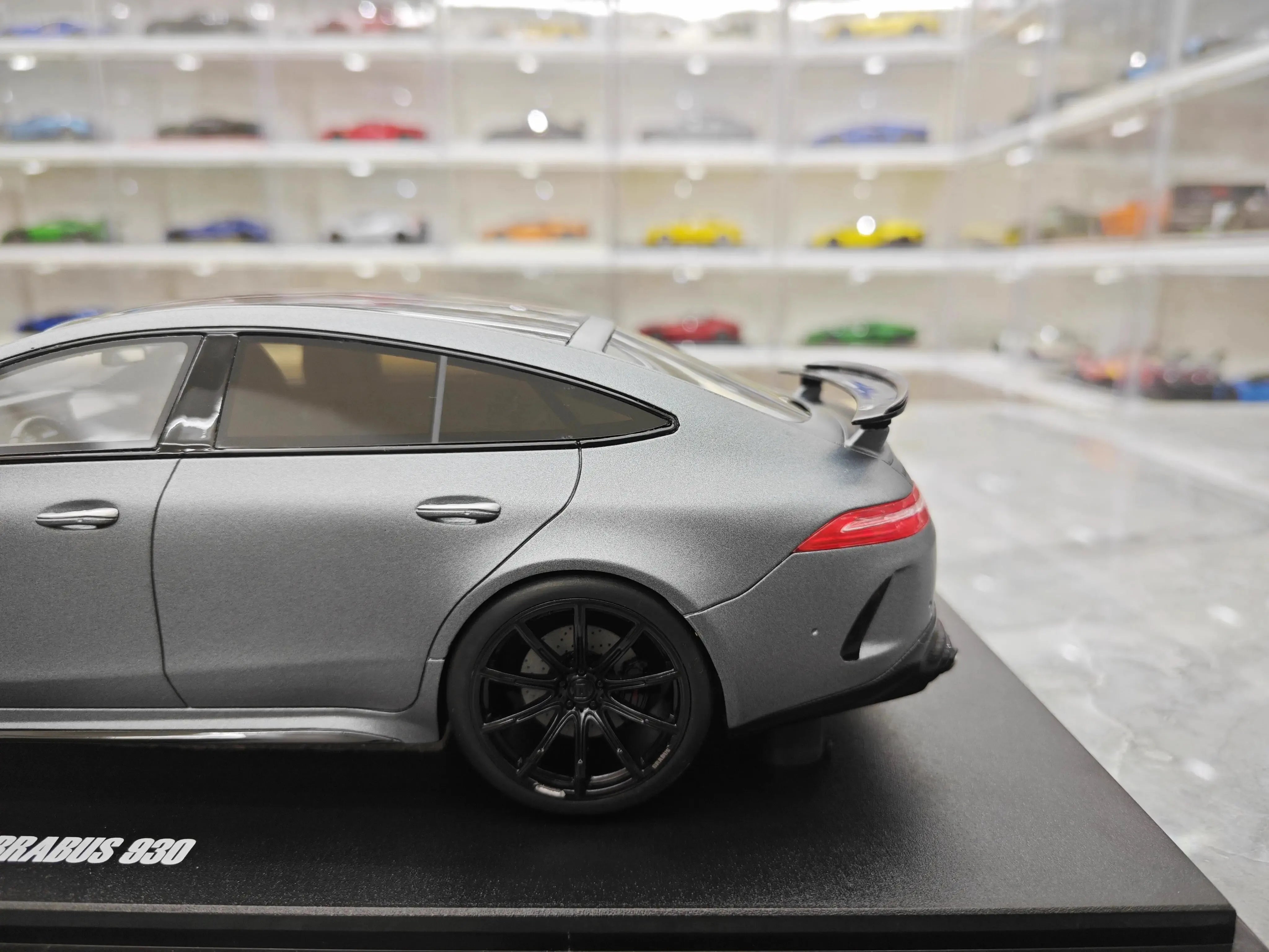 [GT Spirit] 1:18 Mercedes-Brabus 2022 Rocket 930 grigio modellino di auto resina