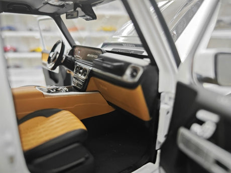 [GT Spirit] 1:18 Mercedes-Brabus 2023 G800 White Model Car Resin