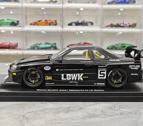GT Spirit Nissan 2020 Skyline R34 GT-R LB Super Silhouette Black 1:18 – Sammelobjekt-Resin-Modellharz