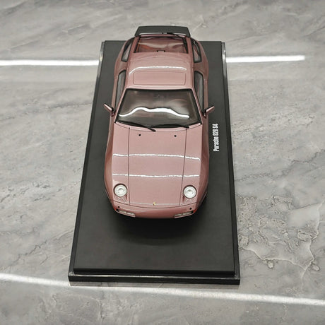 [GT Spirit] 1:18 Porsche 1980 928 S Rosa Metallizzato in Resina
