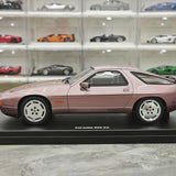 [GT Spirit] 1:18 Porsche 1980 928 S Rosa Metallizzato in Resina