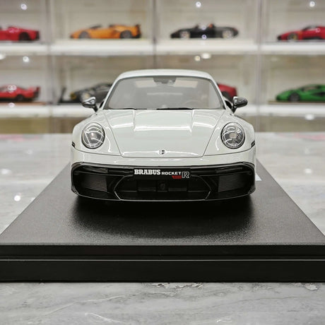 [GT Spirit] 1:18 Porsche 2023 911 Turbo S BRABUS 900 Rocket-R Nardo Grigio Modello in resina