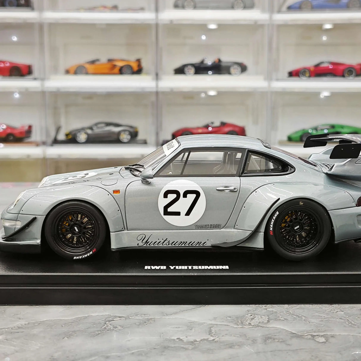 1:18 Porsche 2024 911 993 RWB Yuiitsumuni Silver Metallic modello #27 di GT Spirit - vista 5