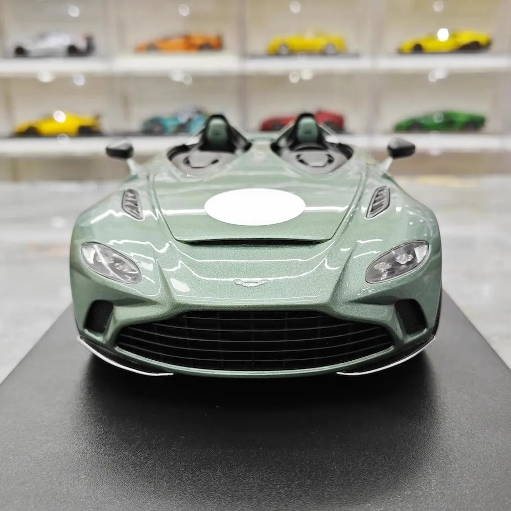 [GT Spirit] 1:18 Aston Martin 2021 V12 Speedster Green Model Car Resin