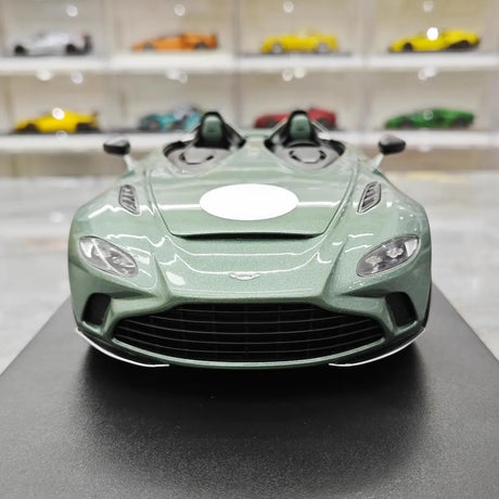 [GT Spirit] 1:18 Aston Martin 2021 V12 Speedster Green Model Car Resin