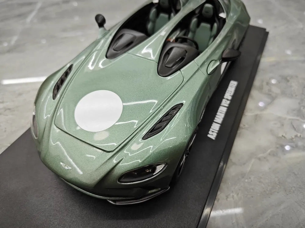 [GT Spirit] 1:18 Aston Martin 2021 V12 Speedster Green Model Car Resin