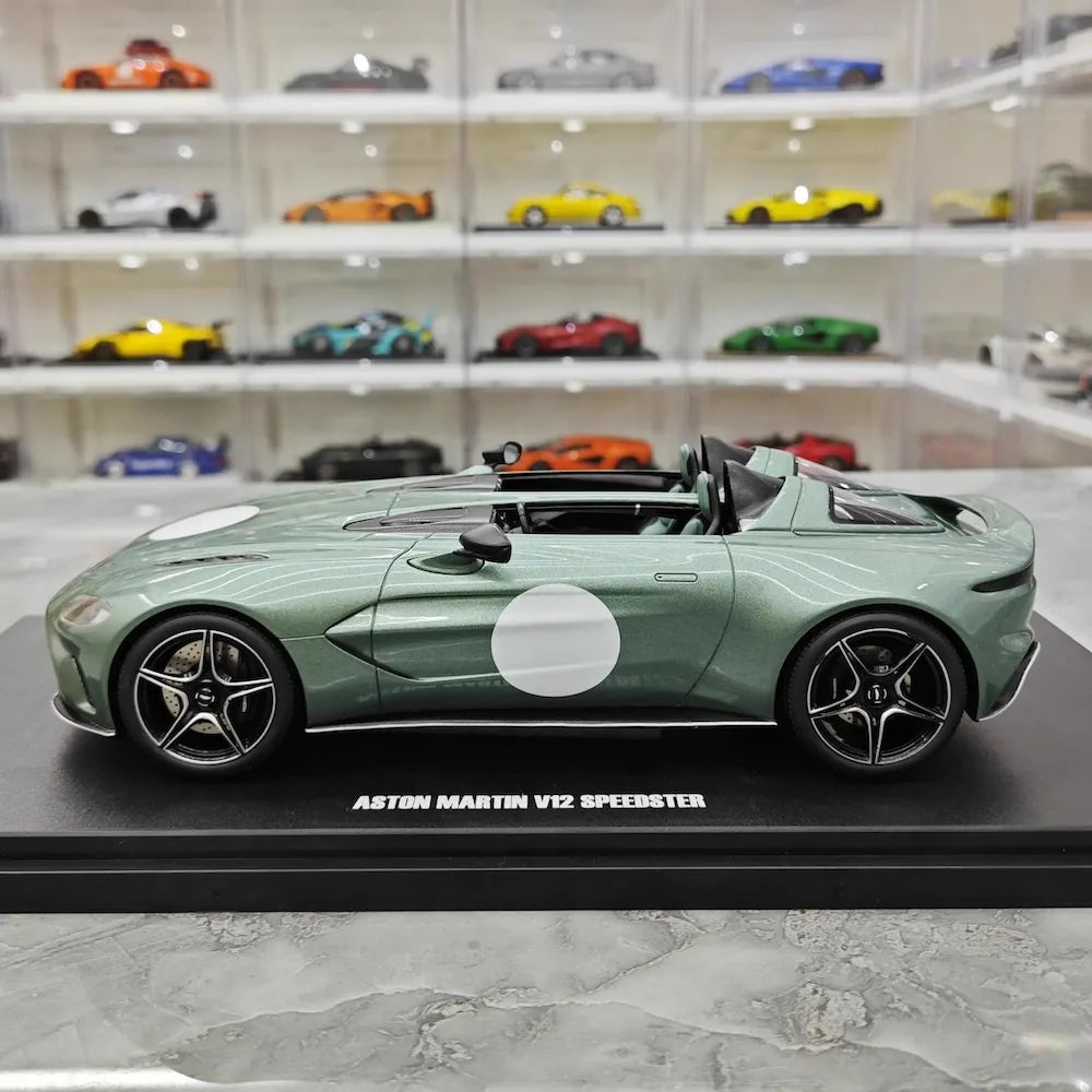[GT Spirit] 1:18 Aston Martin 2021 V12 Speedster Green Model Car Resin