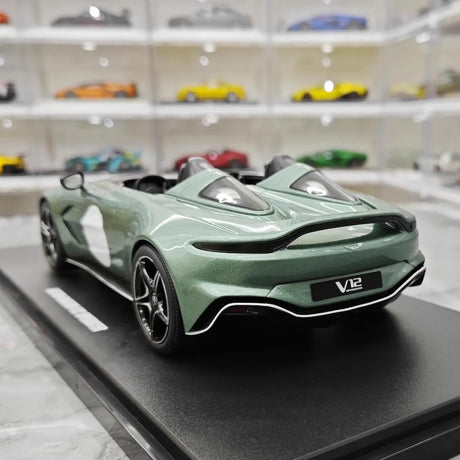 [GT Spirit] 1:18 Aston Martin 2021 V12 Speedster Green Model Car Resin
