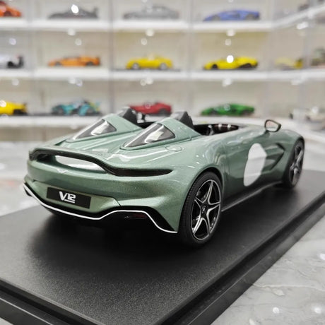[GT Spirit] 1:18 Aston Martin 2021 V12 Speedster Green Model Car Resin