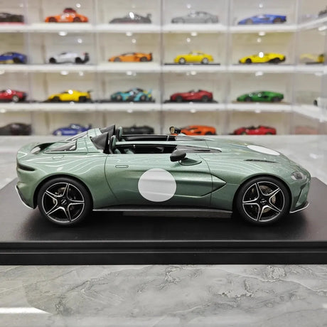 [GT Spirit] 1:18 Aston Martin 2021 V12 Speedster Green Model Car Resin