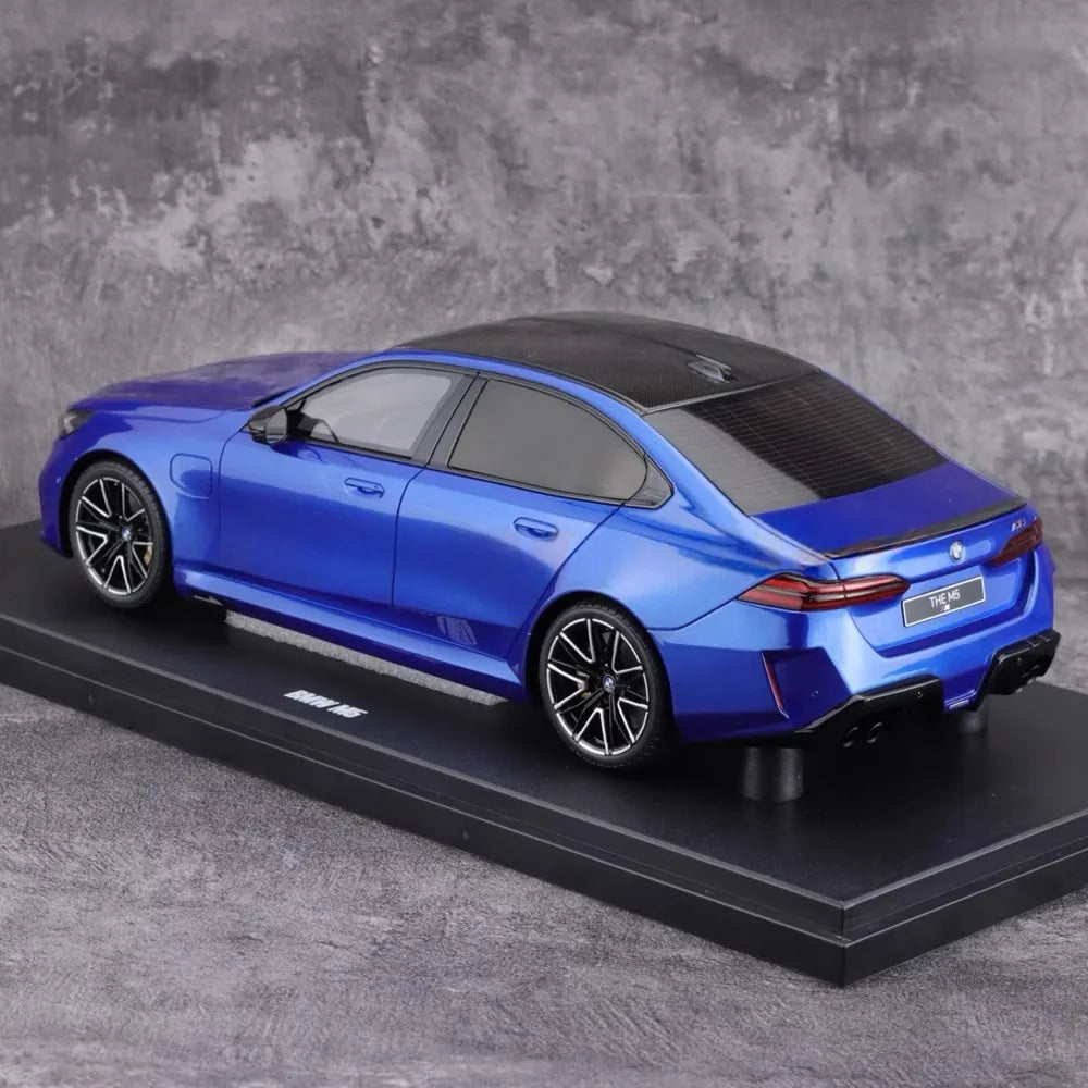 [GT Spirit] 1:18 BMW 2024 G90 M5 Marina Bay bleu voiture miniature Resin