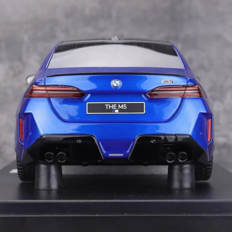 [GT Spirit] 1:18 BMW 2024 G90 M5 Marina Bay Blue Model Car Resin