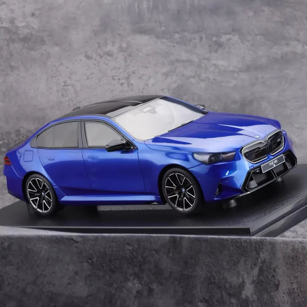 [GT Spirit] 1:18 BMW 2024 G90 M5 Marina Bay Blue Model Car Resin