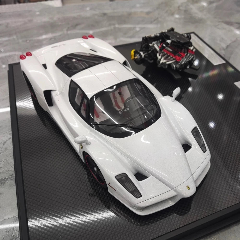 [General Models] 1:18 Ferrari 2002 Enzo vit modellbil harts